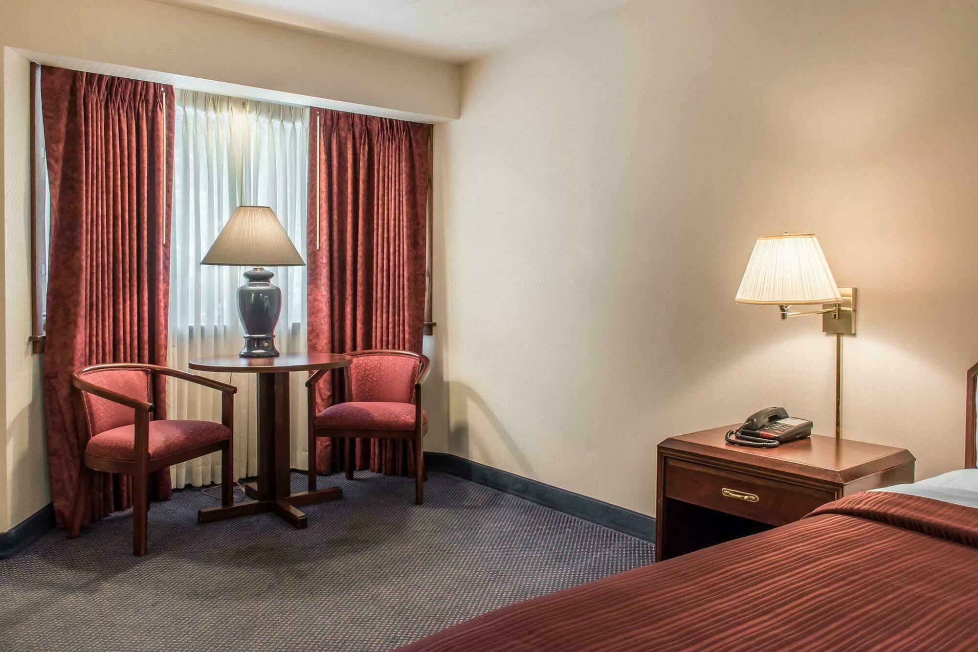 Quality Inn Bedford Exteriér fotografie