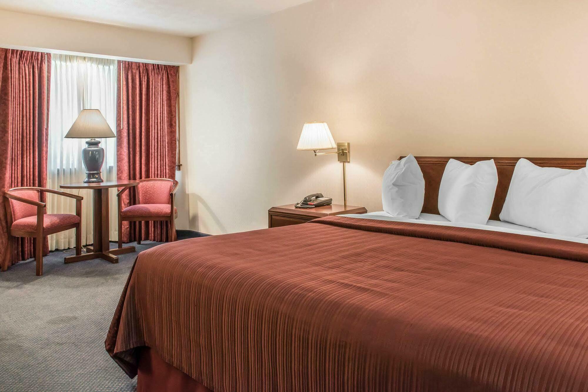 Quality Inn Bedford Exteriér fotografie